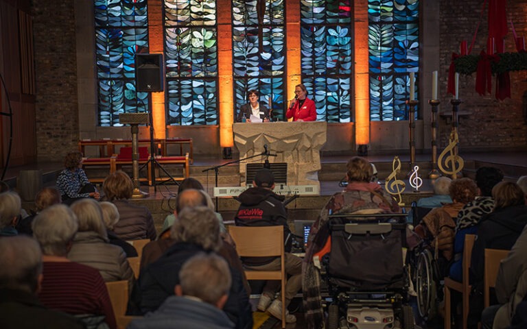Adventliche Klänge und echte Begegnung: Mitsingkonzert in der Marienkirche Düren