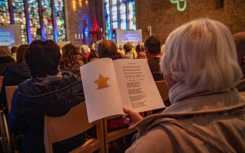 Adventliche Klänge und echte Begegnung: Mitsingkonzert in der Marienkirche Düren