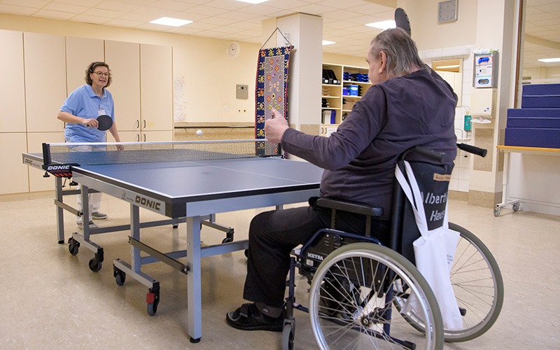 Warum mobilisierende Pflege nicht wirklich ankommt – und was das für die Zukunft der Pflege bedeutet